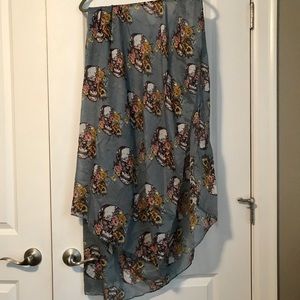 Grey distressed skull scarf